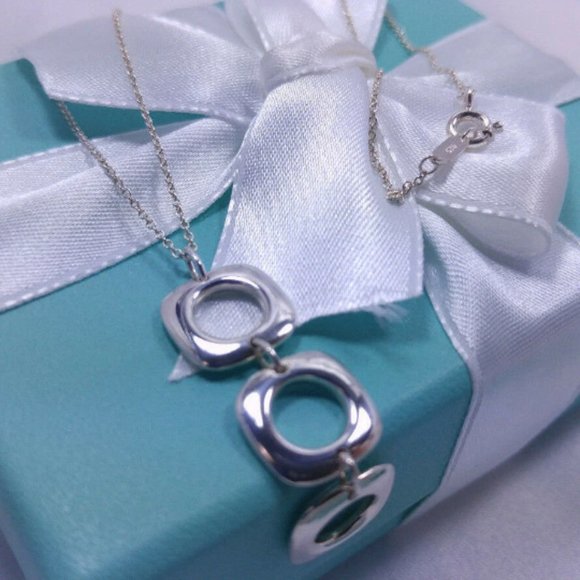 VINTAGE! Tiffany & Co. Sterling Silver Cushion Necklace on 16 Inch Tiffany Chain - Picture 4 of 4